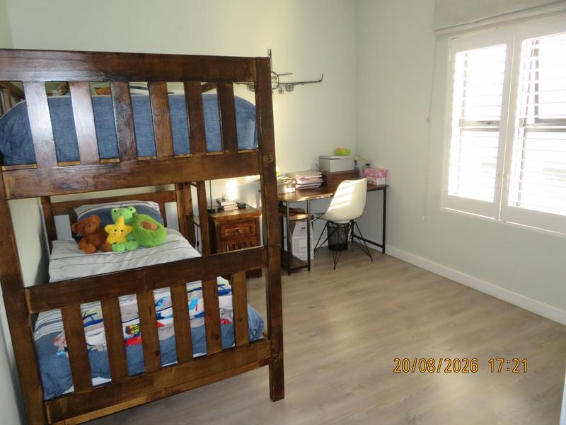 To Let 5 Bedroom Property for Rent in Zevendal Western Cape